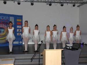 Abteilung Showtanz tanzt beim Förderpreis Ehrenamt