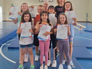 Kinderturnkinder erwerben erfolgreich das „kinder Joy of Moving“ Kinderturn-Abzeichen