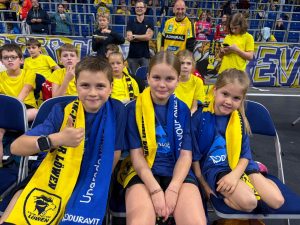 Spieler der F-Jugend in der Halbzeit